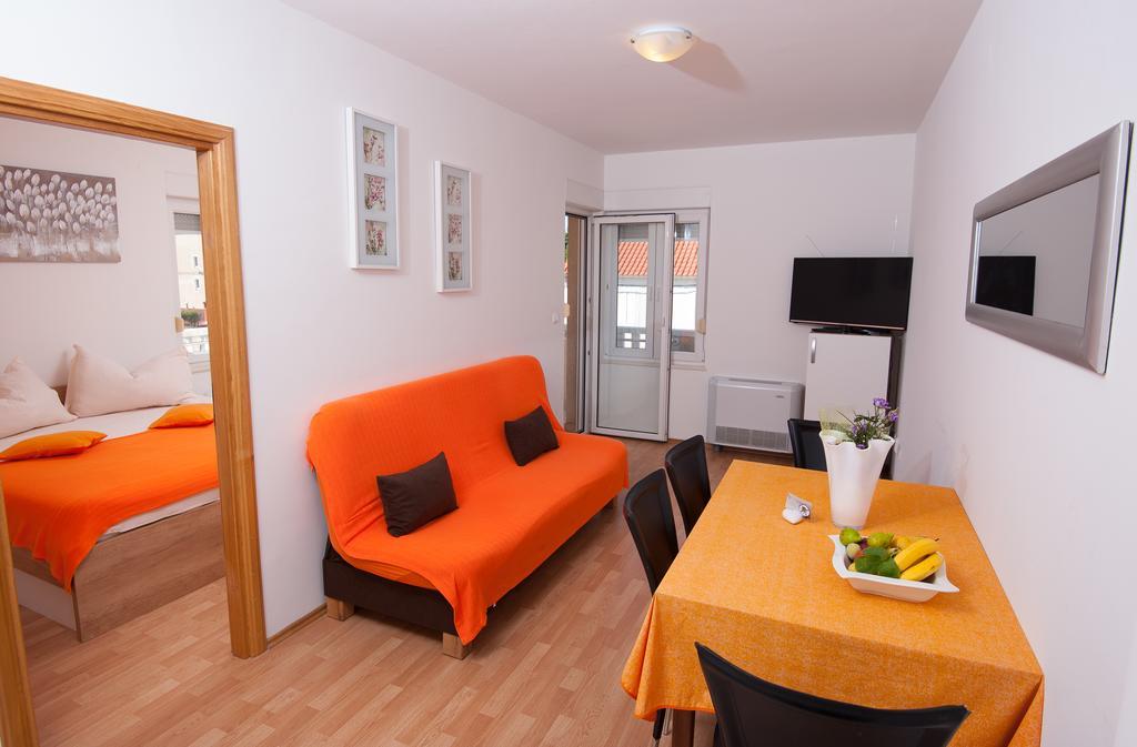 Apartments Lucia โปดสตรานา ภายนอก รูปภาพ