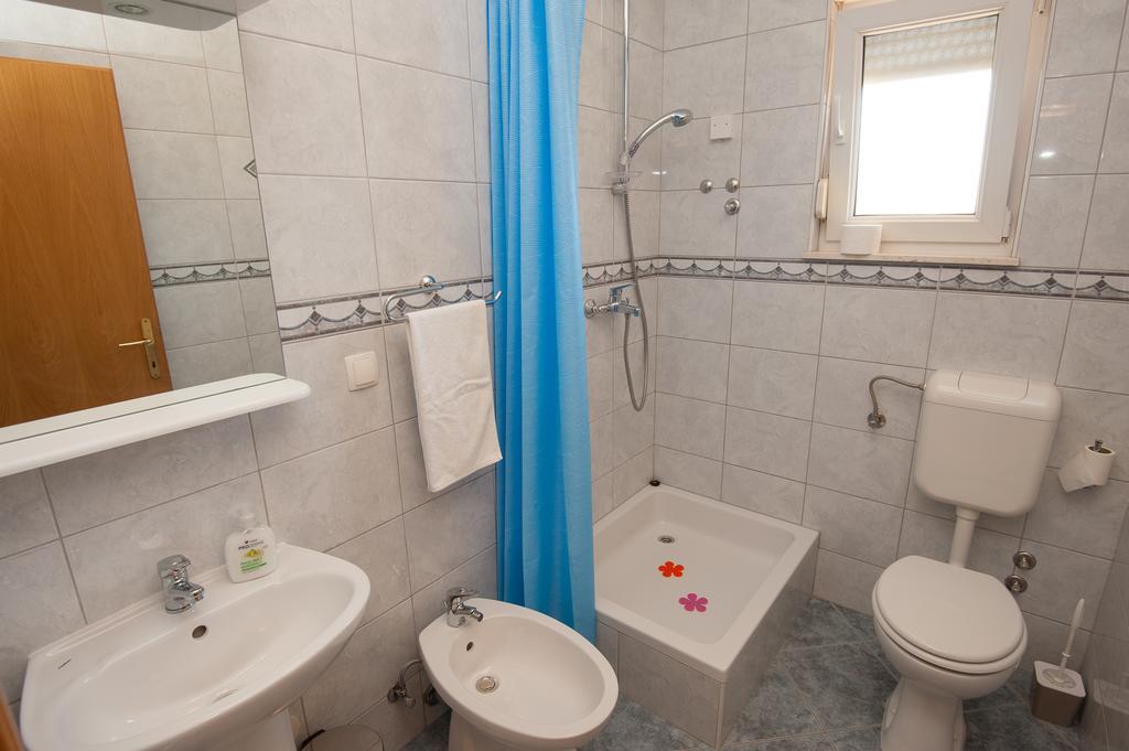 Apartments Lucia โปดสตรานา ภายนอก รูปภาพ