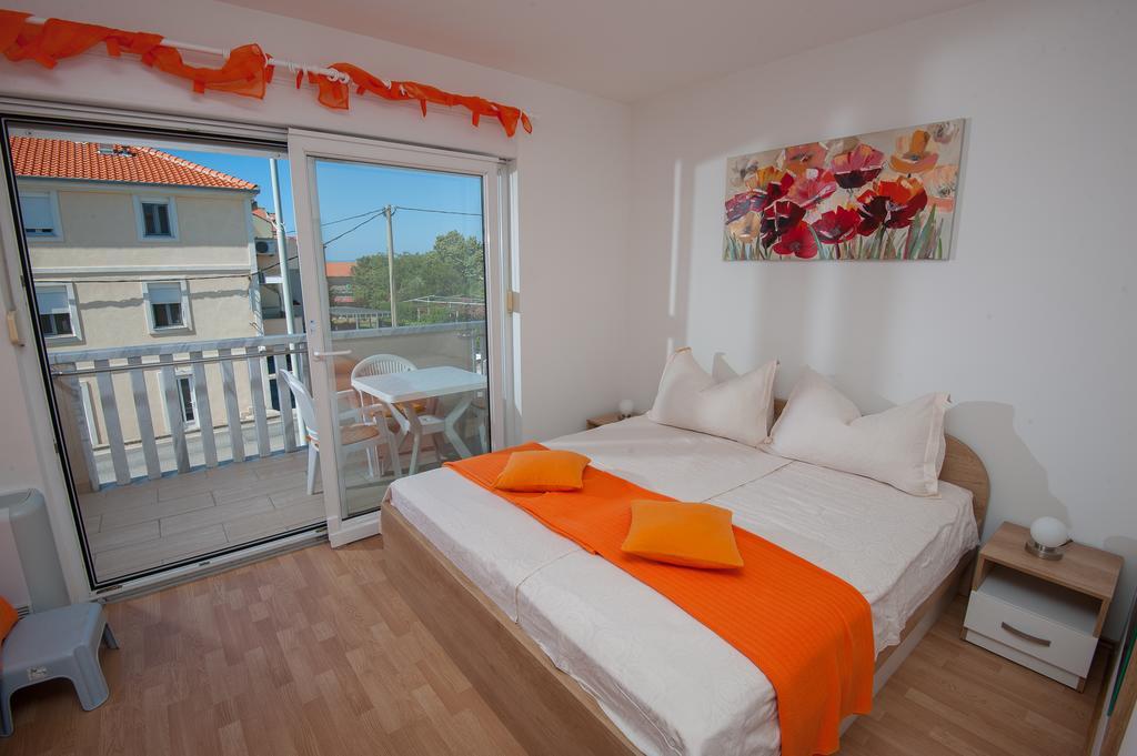 Apartments Lucia โปดสตรานา ภายนอก รูปภาพ